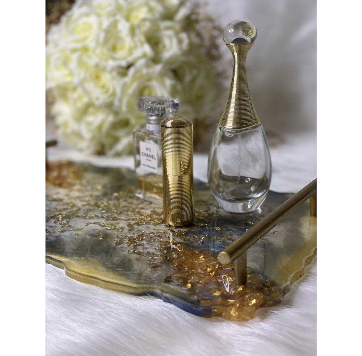 ResinaTasarim's tweet image. Nisa hanıma hayırlı olsun diyoruz ✨

#epoksitepsi #epoksitasrim #nişantepsisi #söztepsisi #tepsimodelleri #reçine #reçinesanatı #nişan #söz