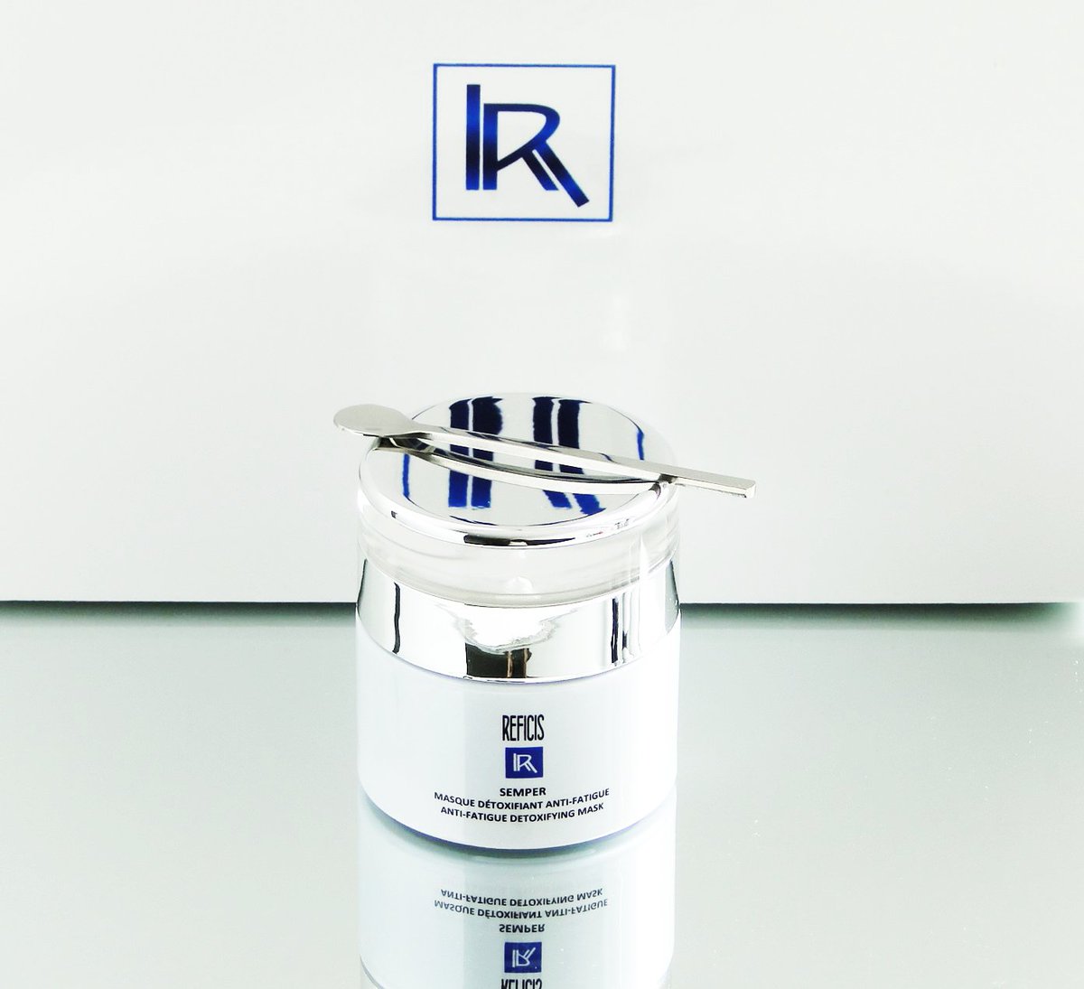 reficis's tweet photo. Enhance your uniqueness with poetry...
#elegance #newluxury #arthesie #reficis #reficisswitzerland #blueluxury #erudition #sustainableluxury #reficismag #swisscosmetics #beautifulskin #bookstagram #poesie #disruptive #art #fitness #skincare #Swiss https://t.co/0SZkoIyQ2F