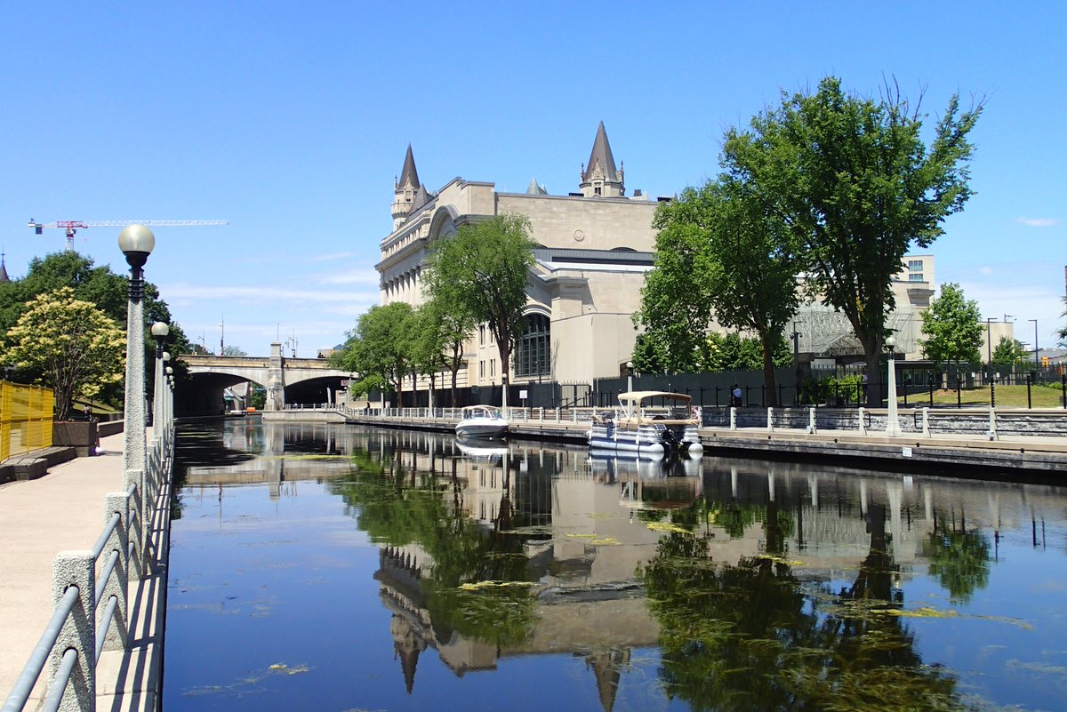 MortenLidegaard's tweet image. A hot but nice run along the Ottawa River and Rideau Canal: 22.5k in 29ºC😋🌞
Hope you've had a splendid Sunday 😊
#IStartHere @OttawaMarathon @runottawa 
#TeamNuun @nuunhydration 
Yay 😀🥳#mmrun 99+100/100 @MegaMeterRun 
#MyOttawa and beyond...