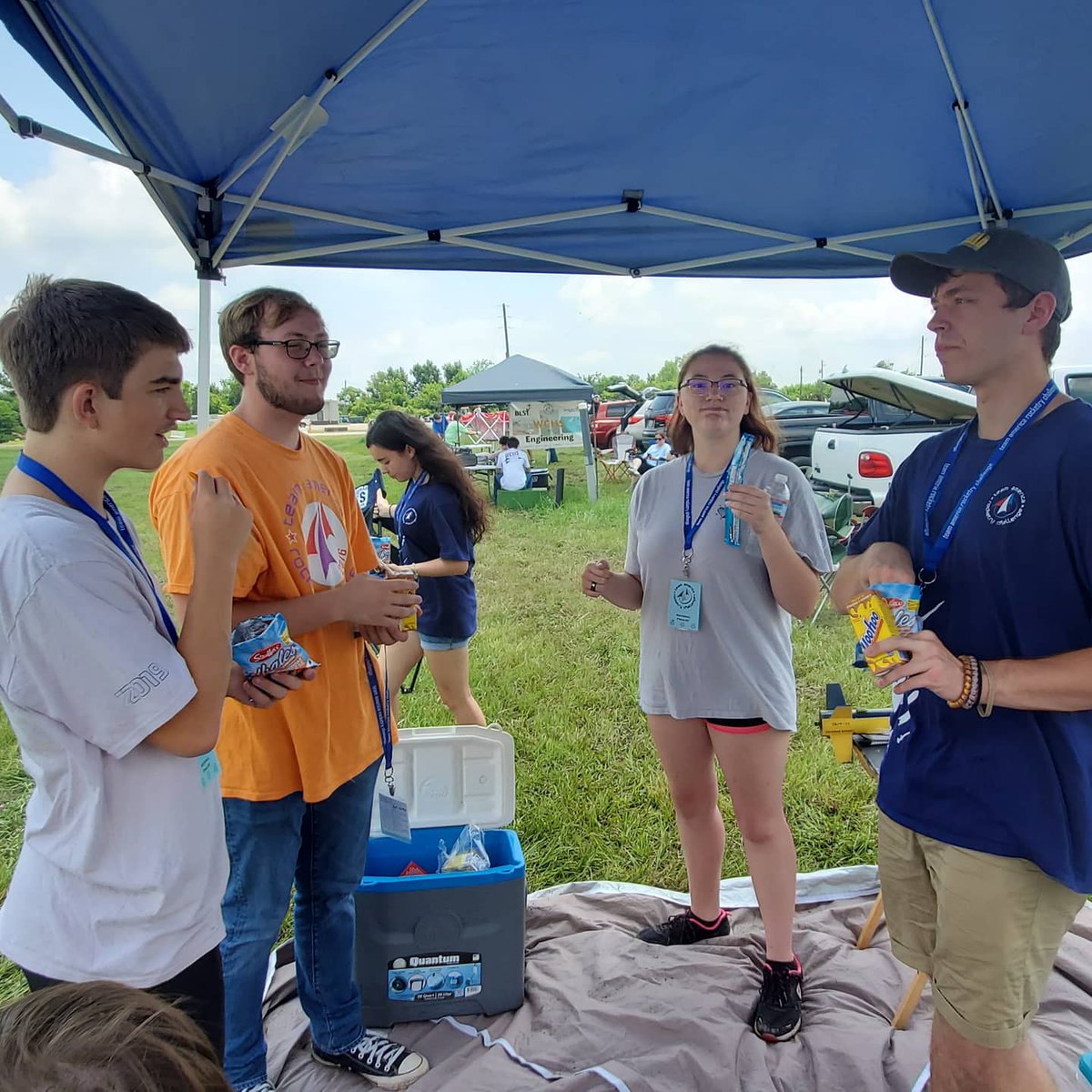 We cannot stress enough how important pre-launch snacks are to flights at #tarc21 Nationals. #lincolnrocketry #rocketcontest #whalescrackers #yoohoo