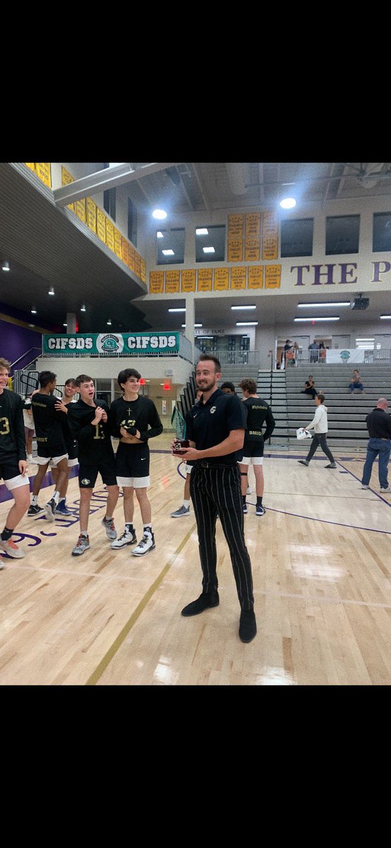 Sir_Max5's tweet photo. 1 year 1 title 🍾💍. I still feel like I’m on Cloud 9. What a resilient group of young men that willed together down 15 to bring Sage Creek their 2nd CIF  Title in 4 years. I know I’m meant to inspire the next generation of young hoopers. God willing, I found another home. https://t.co/hUcLNR9U1h