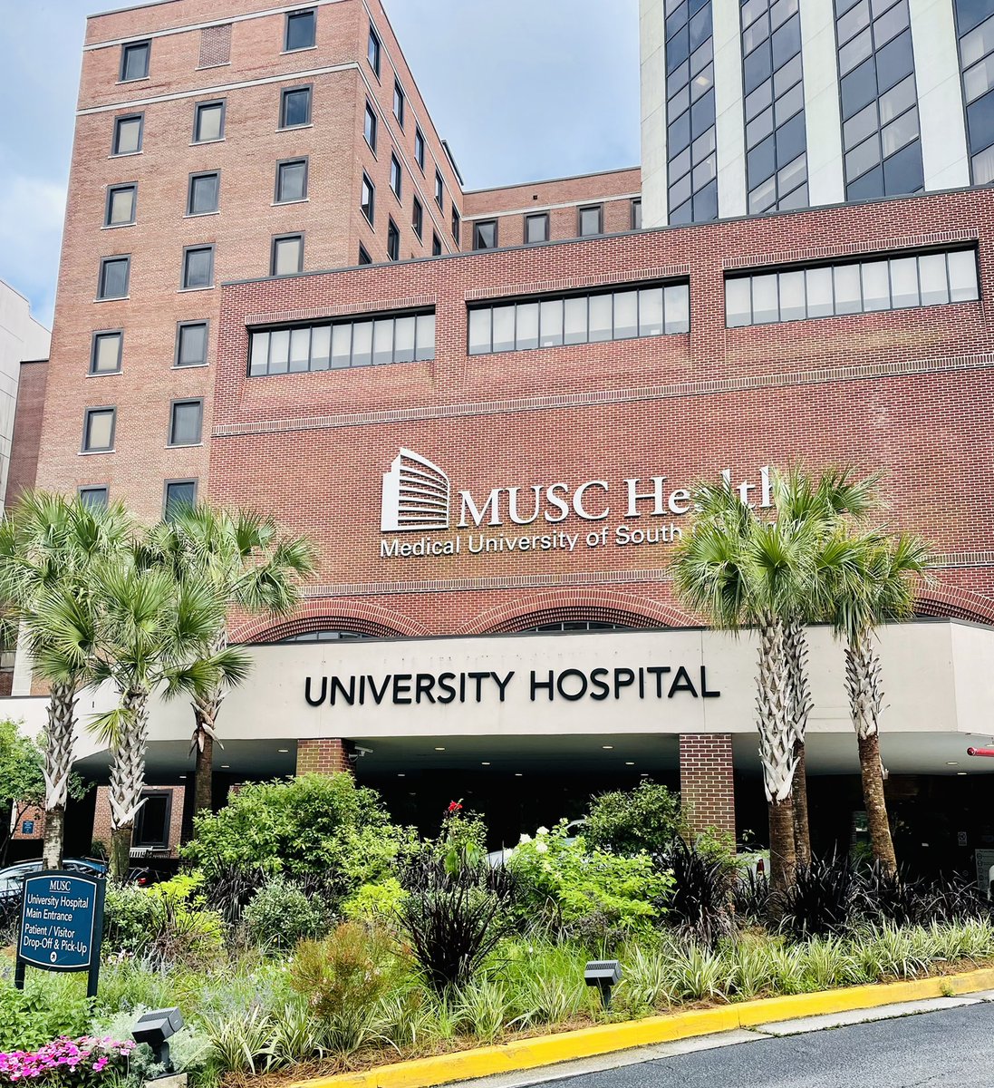 Aaaand that's a wrap on my final staffing shift of residency! Thanks UH for a great 2 years!