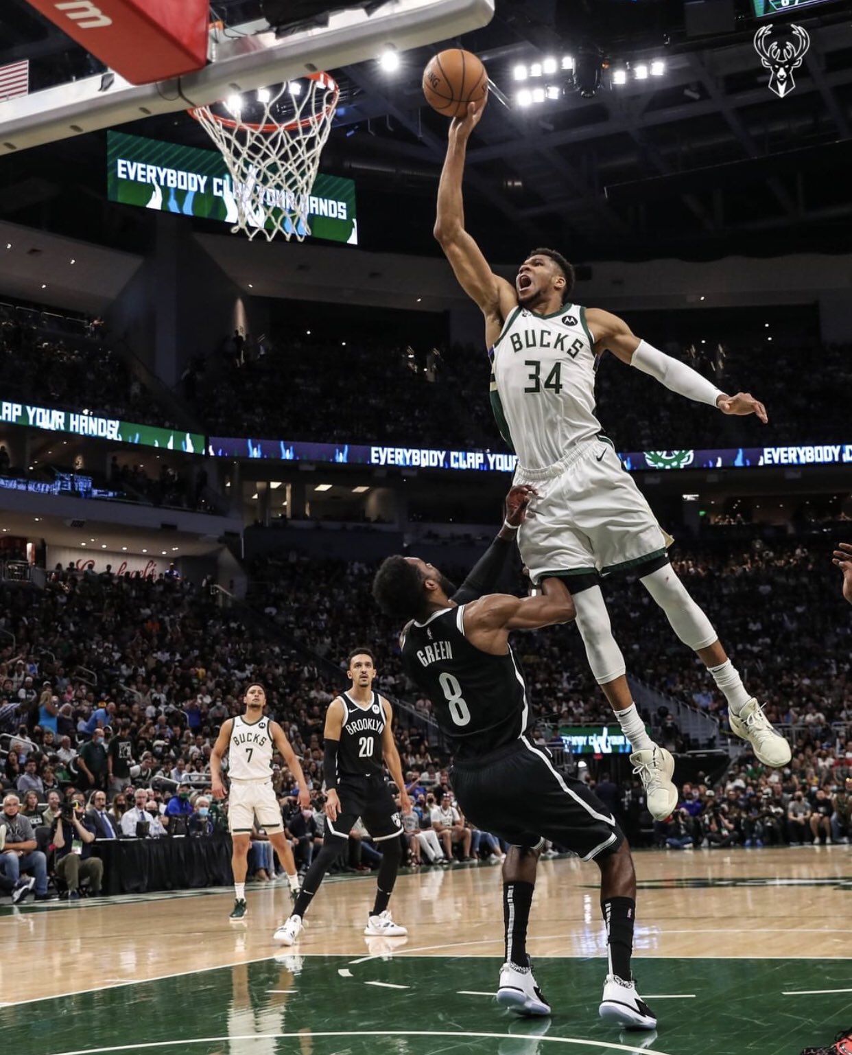 Jeff Green posterizes Giannis, reaction of Nuggets bench makes dunk even  better