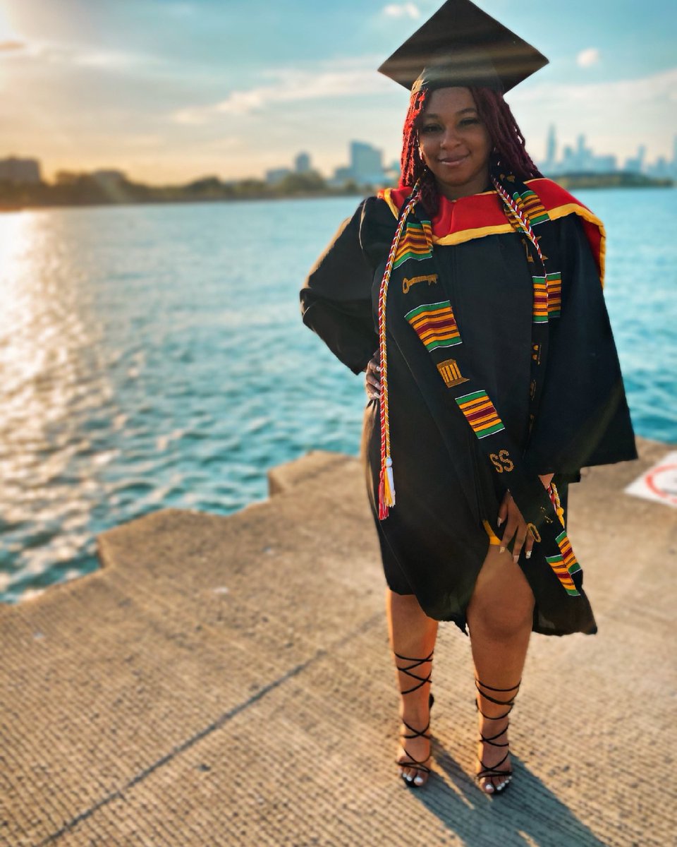ayeedijah's tweet photo. Been counting down the days til I finally get the graduation ceremony I deserved. We are now 2 weeks away! Here’s a sneak peek of one of my grad photos I took at the beach in Chicago! Photo Creds📸: @TheImmortalDJ 👩🏽🎓🥳 #classof2020 #quarantinegraduation https://t.co/5jLVzkzmhf