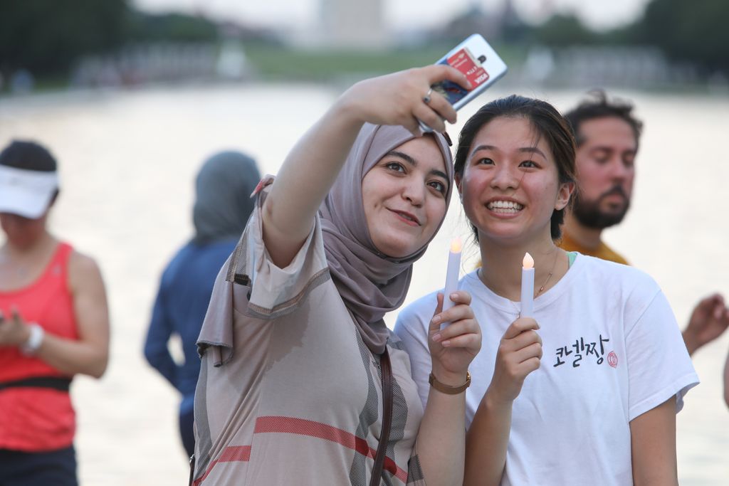 RefugeeRun_DC's tweet photo. 🏃🏽‍♂️🏃🏿‍♀️🏃🏼‍♀️🏃🏿‍♂️ Get ready to run! 🏃🏽‍♂️🏃🏿‍♀️🏃🏼‍♀️🏃🏿‍♂️
Whether you run by yourself or in a group, tell us why you are running in the #SRR21! Take a selfie, share why you run, &amp; tag us with your running buddies to join our virtual community! https://t.co/42cwJTrhs0