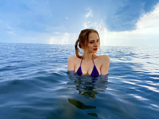 Should we go for a swim? https://t.co/eDnklYyXIs<a href="/tag/humpday"class="tags"><span>#humpday</span></a>