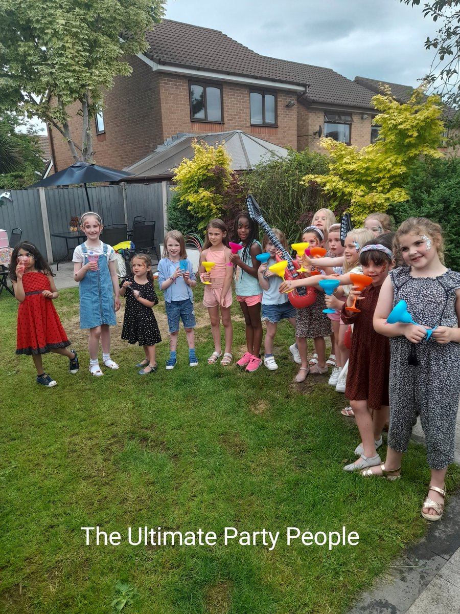 upartypeople's tweet photo. We have had the most gorgeous pamper party today!
#makeoverparty #kidsmakeup #pamperparty #pampers #glitter #nailpainting #birthdays #birthdayideas #entertainer #warrington https://t.co/LWpxlftWyl