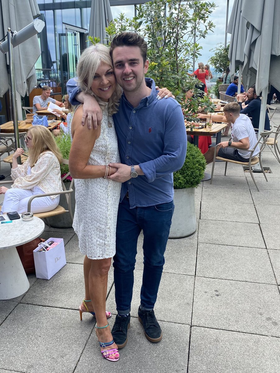 BeckyWant's tweet photo. What an amazing weekend. Thanks to my lovely husband, my sis @zigzagpoynton @isaac_beech123 and @Elainescakeshop Deffo not with you @BBCRadioManc tomorrow!! X https://t.co/Y3GtfnCRw1