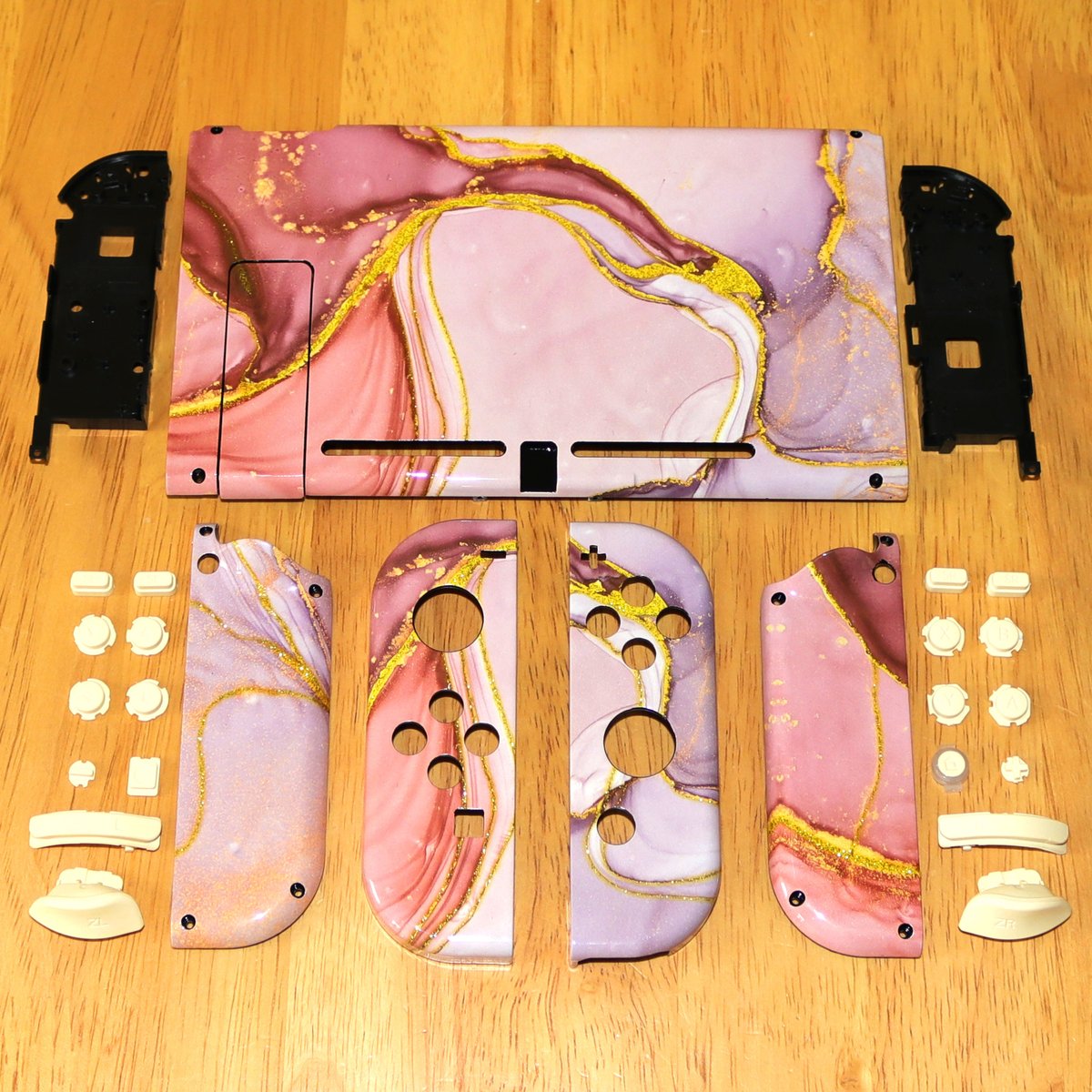 powerupgamesuk's tweet image. Before Bed, I thought we&apos;d share one more New Nintendo Switch Full Shell set - This will be available this week on our Etsy and Web Store for £34.95

Lots more to come :)

#Switch #NintendoSwitch #CustomJoycon #JoyCons #NintendoSwitchPro #Switchcustom