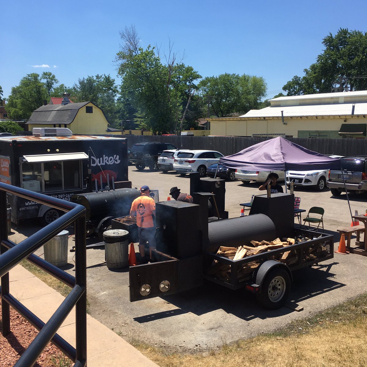 rwagnerful's tweet photo. Rode the bike path to Dundee again. This time I stopped at Dukes Blues n BBQ. #WorldsCollide!! It’s in a train caboose!
I brought home a full slab on my bike, it was a scene right out of the Flintstones at the drive-in 😂😂😂
#fullslab #railstotrails #flintstones https://t.co/E2HOwQELSI