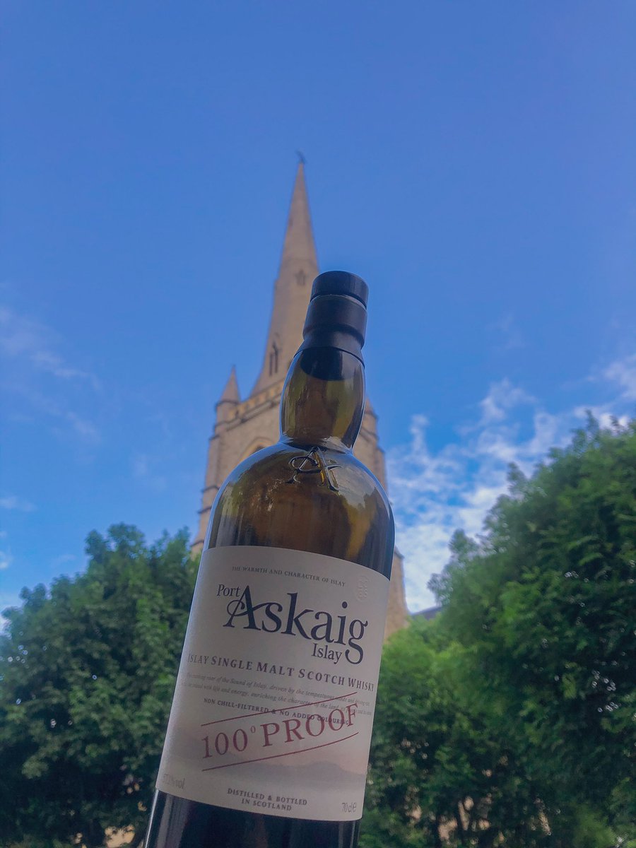 Come rain or sun, Port Askaig 100 Proof can always be relied upon to bring you right to the sweeping coastlines and hearty welcomes of the Isle of Islay.