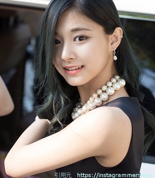 タンクトップ美女 Twitter Search Twitter