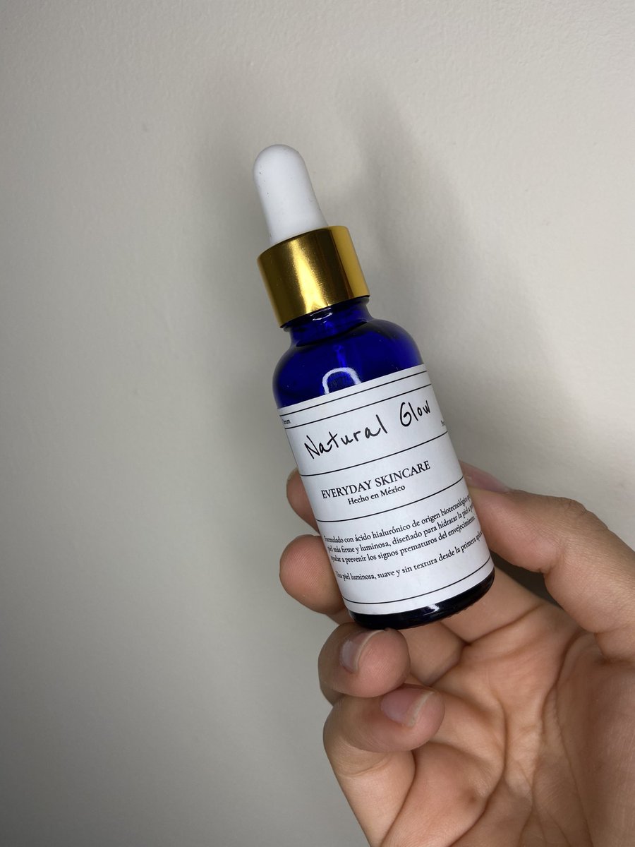 JennyVerdugo's tweet photo. Hola friends, el Martín🥰 y yo emprendimos un negocio para pagarnos nuestra boda!!!

Desarrollamos un serum de ácido hialurónico de venta en CLN y MZT. Hasta ahorita puro cliente satisfecho! Nos ayudan con un RT? Si les late mándenme un DM. Aquí les dejamos unas fotitos 😊 https://t.co/iG21Tru4pj
