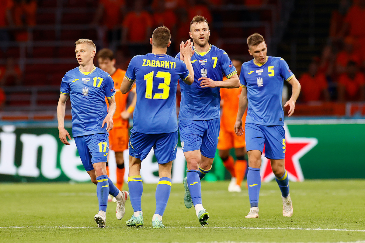 サッカーキング 試合結果 オランダ ウクライナに怒涛の反撃許すも劇的勝利 13年ぶりのeuro白星 T Co 1n5v8pgzhm 編集部より オランダがウクライナとの接戦を制し 08年大会以来のeuro 白星 12大会は3戦全敗 16年大会は予選