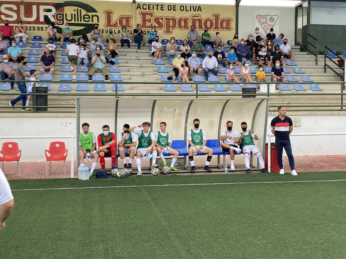 Mora_CF's tweet photo. 👉Clasificados 

😅😅
Pese a la derrota de hoy, nuestro equipo consigue clasificarse para jugar la final que da acceso a la #CopadelRey de la próxima temporada. Enorme el trabajo y esfuerzo de nuestro equipo que jugó el partido con 1️⃣ jugador menos.

Vamos Mora!! 💪💪 https://t.co/Xhz1V5VI5Z