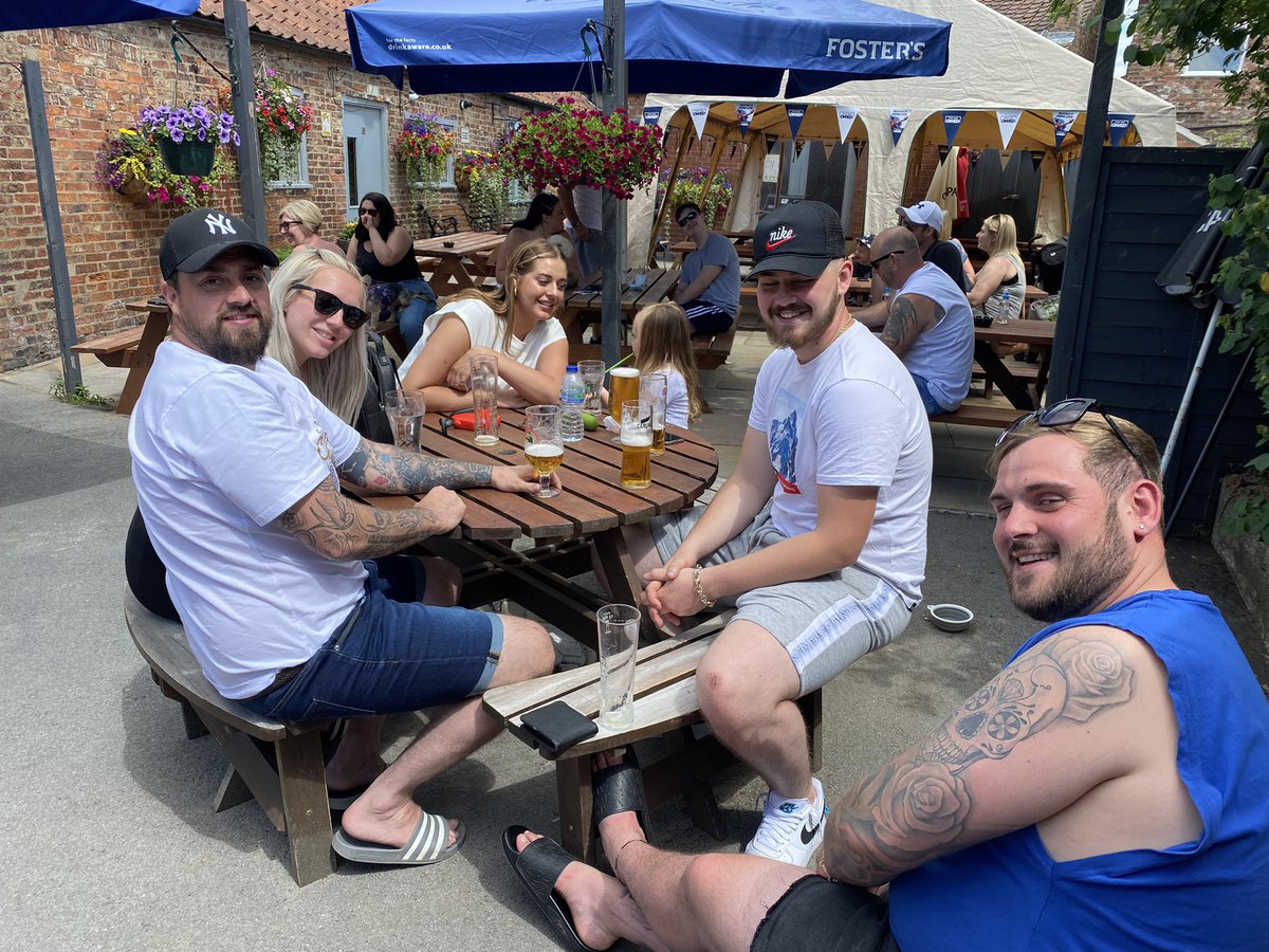 When 30 of us take over a glamping site for the weekend…. #family #friends
Awesome job in organising the get together <a href="/AshleighPorterE/">Ashleigh Prince</a> x