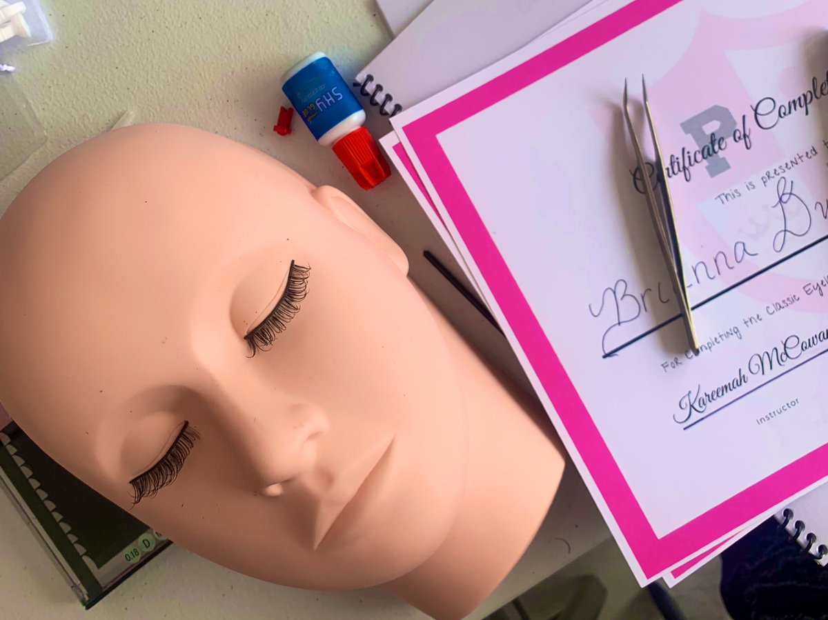 BriDaDon___'s tweet photo. i finished my lash course today yall 🥳🥳
#delawarelashtech coming soon 😍
@kiingmiinks will be adding lash extension services very soon 🥰😘
2021 LETS GOOO ‼️‼️‼️✨✨🥳🥳🥳 https://t.co/Fe7o9qjOLl