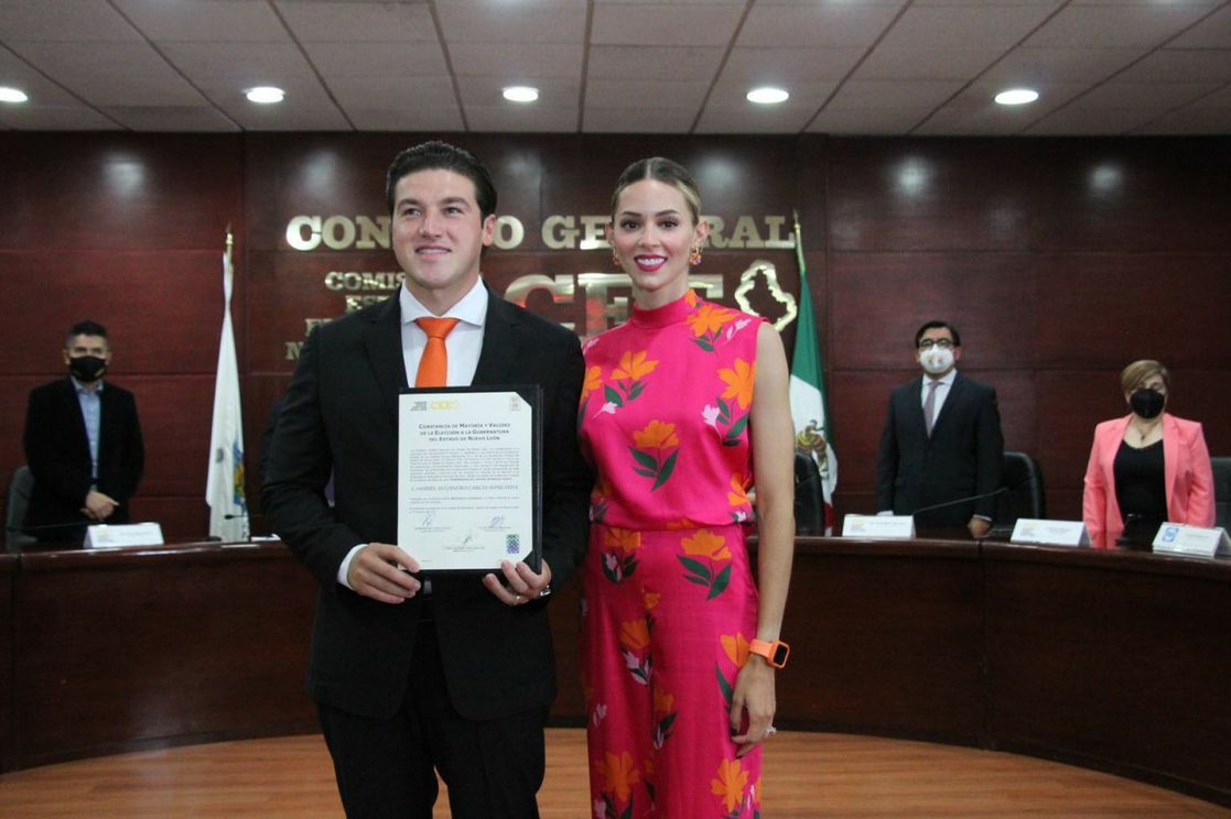 El día de hoy <a href="/samuel_garcias/">Samuel García</a> recibió su constancia que lo acredita como el futuro Gobernador de #NuevoLeón 

#Monterrey #Elecciones #Politica #samuelgarcia