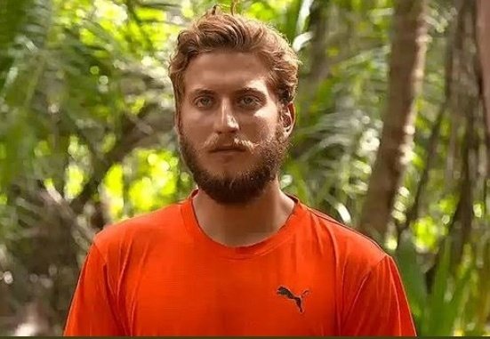 aglamayinlaaa's tweet photo. Sen yaverlik yapacaksin diye batuhan elendi 

Yaziklar olsun !#Survivor2021 https://t.co/Vdhe6A7ZlG