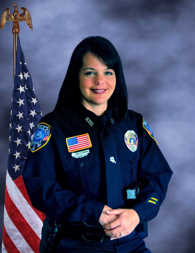 It is with a heavy heart we announce the passing of Slidell Police Officer Theresa Simon. This afternoon, she passed away while on-duty, presumably from a massive heart attack.
facebook.com/10910458246904…