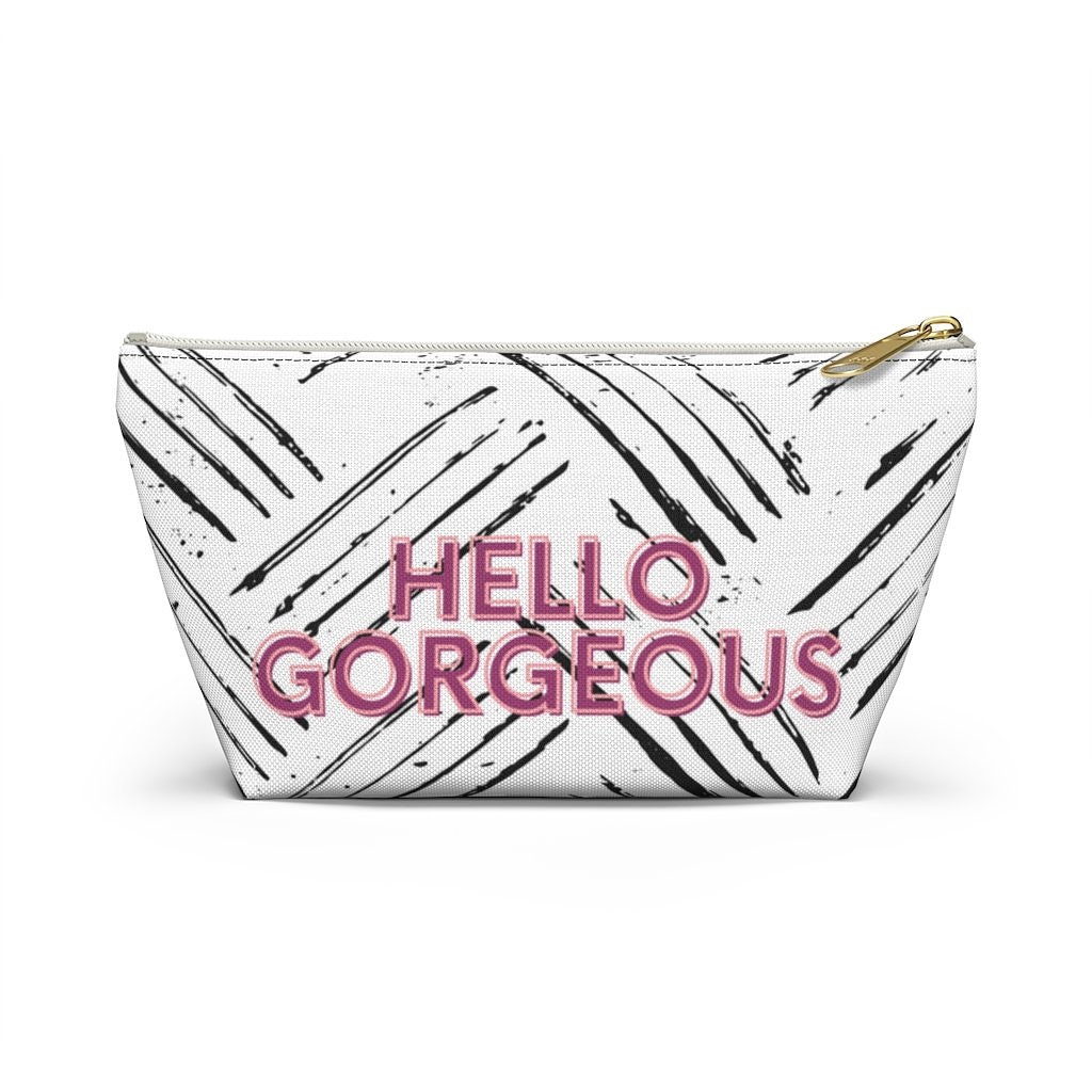 Hello Gorgeous ... You know you need this glam bag.  🥰🙋🏽‍♀️💯🙋🏻‍♀️ Tap the link below to buy it now. ➡️ 
…tional-trading-services.myshopify.com/collections/all #1stintltradesvc #shoponline #onlineshopping #onlinestore #bestseller #glambag #travelbag #makeupbag #blackownedbusiness #buyblack #blackmillennials