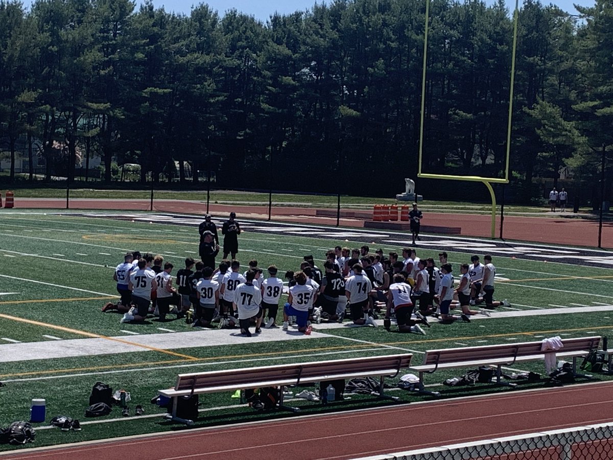 I had a great time at Bowdoin’s football camp this weekend. I would like to thank all of the coaches for hosting such an awesome and competitive camp. <a href="/CoachBJHammer/">William Hammer</a> <a href="/CoachYog/">Dave Yog</a> @CoachKyleMac1 <a href="/CoachMichaeles/">Jonathan Michaeles</a> <a href="/BowdoinFB/">Bowdoin Football</a>