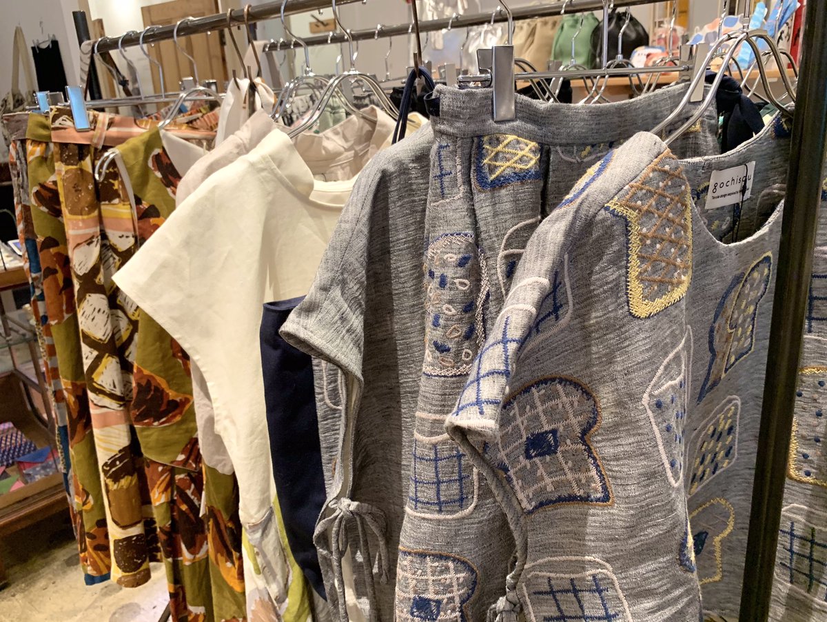 Marble Sud 吉祥寺店 ついに本日よりgochisou展スタートです お洋服や巾着 ポーチなど美味しそうなパン柄が勢揃い お問い合わせ殺到中のカヌレバッグも 特別なこの機会にぜひゲットしてくださいね やよもん うど くぅ マーブルシュッド