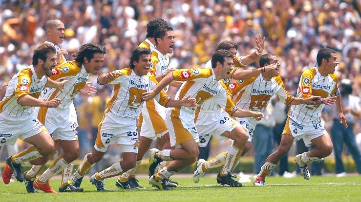 Hace 17 años, junto a grandes jugadores conseguíamos un título luego de 13 años. Orgulloso de ser parte de tan bonita historia. Un abrazo a mis compañeros, CT, Directiva y a todos los que formamos esa gran familia! <a href="/PumasMX/">PUMAS</a>
