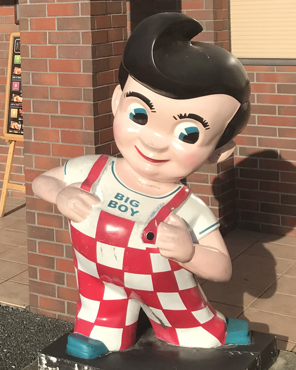 ビッグボーイジャパン 公式 ビッグボーイあるある え このキャラクターの名前 ビッグボーイ くんじゃないんですか ビッグボーイ ボビーって言います T Co Sixfaqfwqv Twitter
