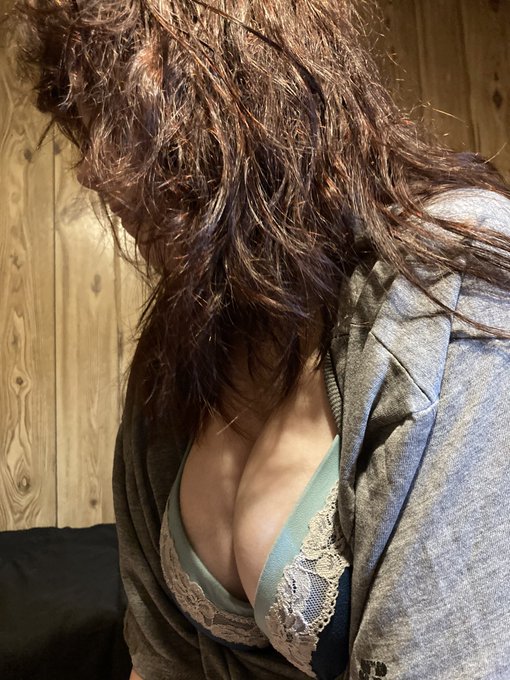 Looking to get to 100 naughty fam members!!! 20+ minutes on content when we hit that goal 😏😘💕 https://t<a href="/tag/pawg"class="tags"><span>#pawg</span></a><a href="/tag/anal"class="tags"><span>#anal</span></a><a href="/tag/barelylegal"class="tags"><span>#barelylegal</span></a><a href="/tag/solo"class="tags"><span>#solo</span></a><a href="/tag/amateur"class="tags"><span>#amateur</span></a><a href="/tag/only"class="tags"><span>#only</span></a>