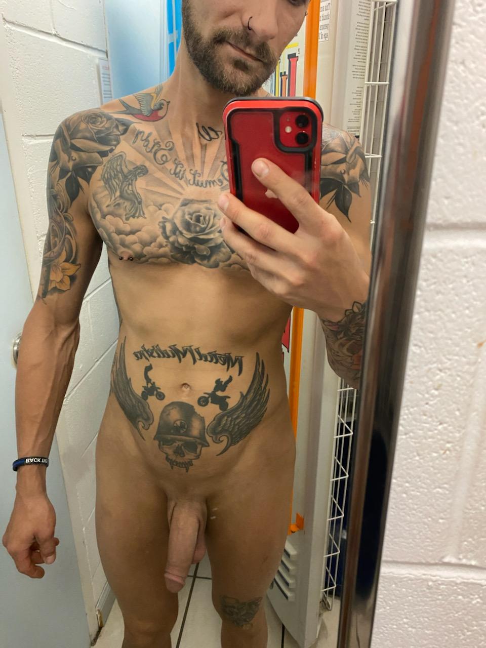 Quick tanning sesh before my first real time meet... https://t.co/HzfbKdUVhs