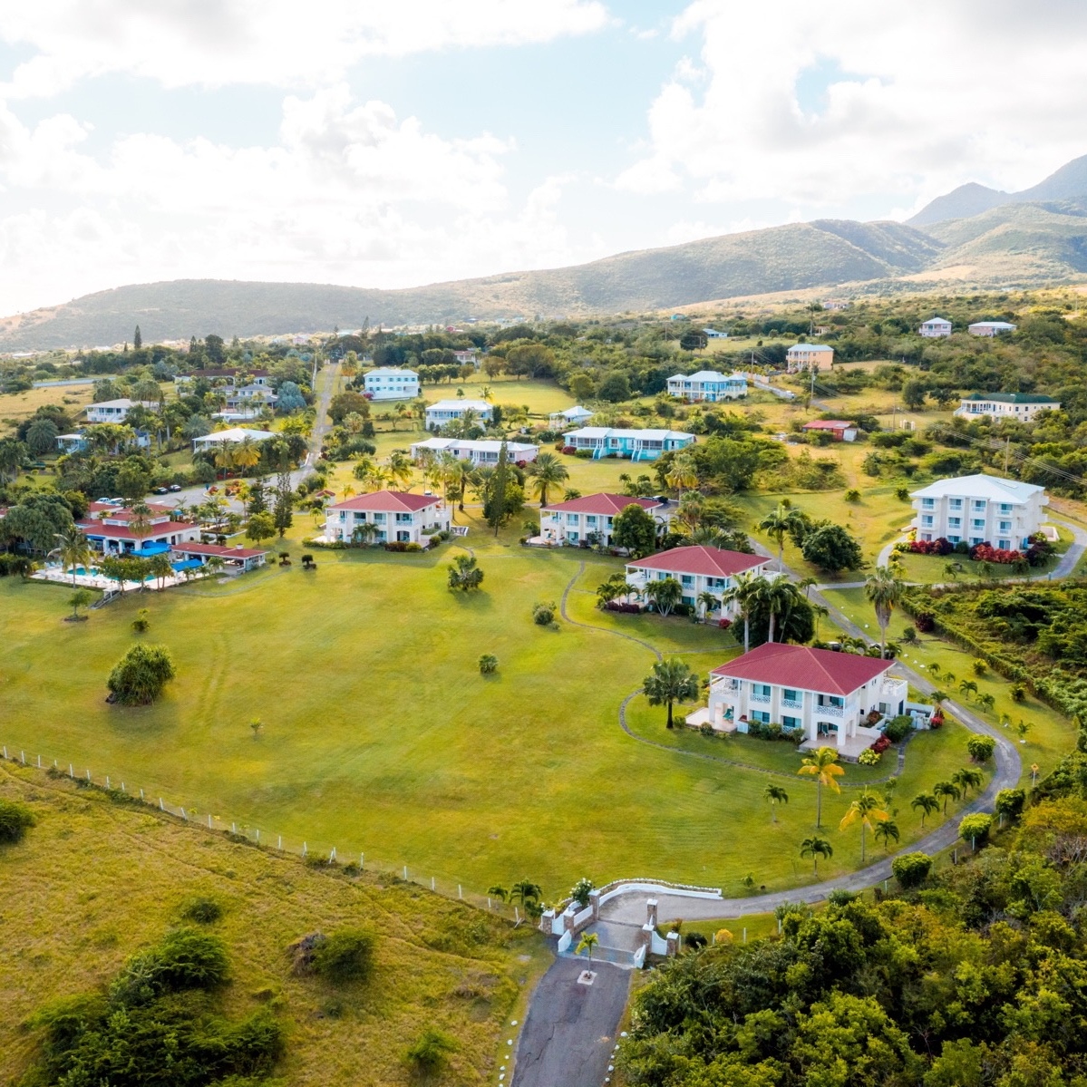 NevisNaturally's tweet photo. A #ViewFromAbove!
There’s more to Nevis than the beaches, our countryside is beautiful too.
#birdseyeview #mountnevishotel #eyeview #naturallandscape #familyvacationideas #igcaribbean #igvacation #holidaygetaway #vacationideas #getaways #travelaround #justtravel https://t.co/8YDWGGJwla