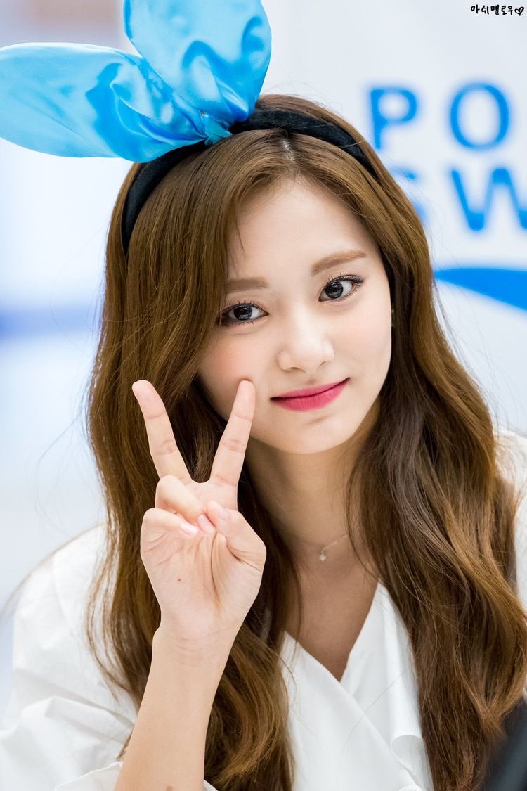 KpopBdays's tweet photo. happy birthday to Tzuyu from
TWICE!!🐙🐙

#jihyo #twice #once #nayeon #jeongyeon #momo #sana #mina #dahyun #chaeyoung #tzuyu #HappyTzuyuDay https://t.co/WURy2JAwtW