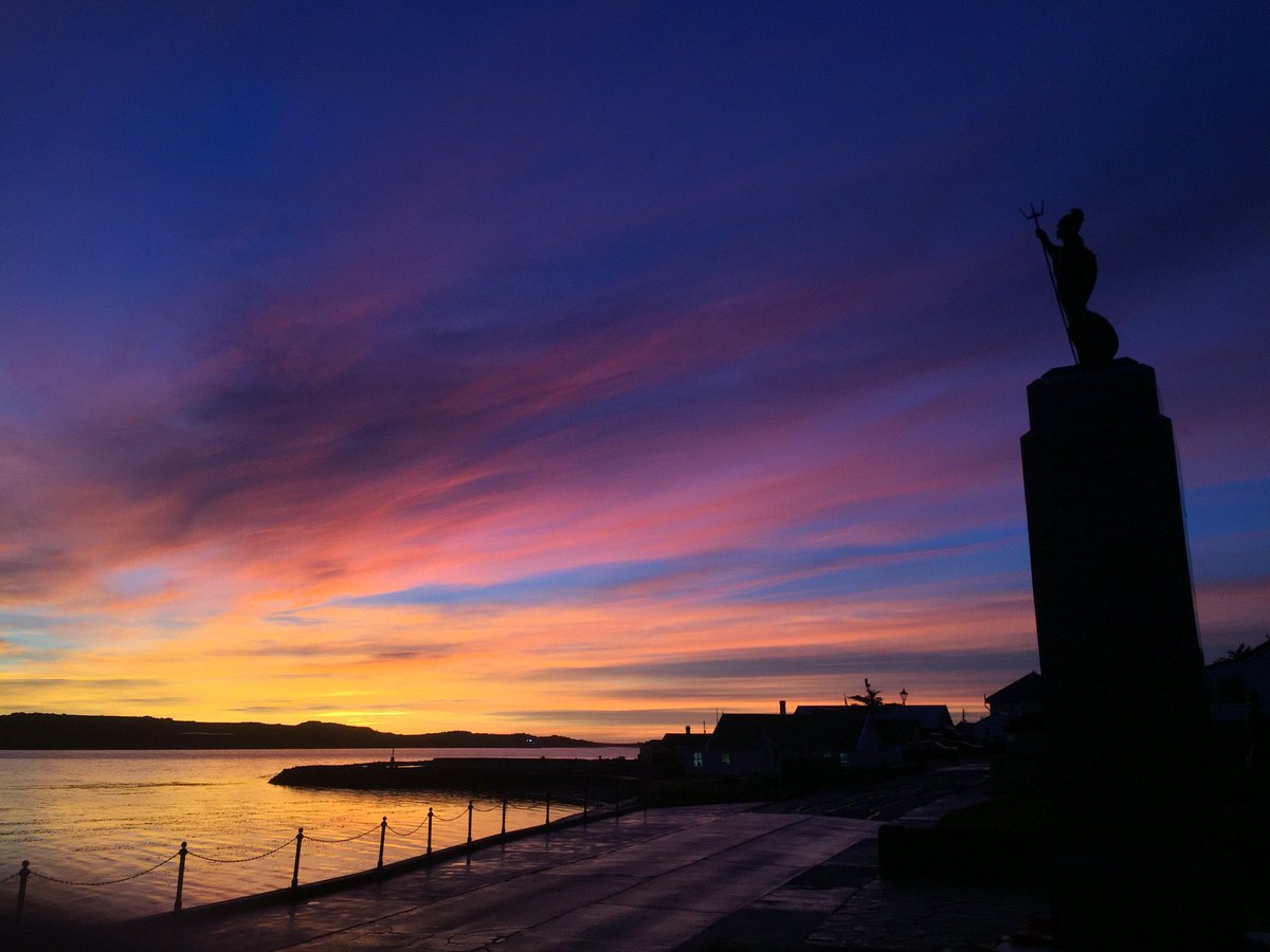 14th June #Falklands #LiberationDay #OTD
“They shall grow not old, as we that are left grow old: Age shall not weary them, nor the years condemn. At the going down of the sun and in the morning... We will remember them.” #FromTheSeaFreedom #SelfDetermination  @Sama82office