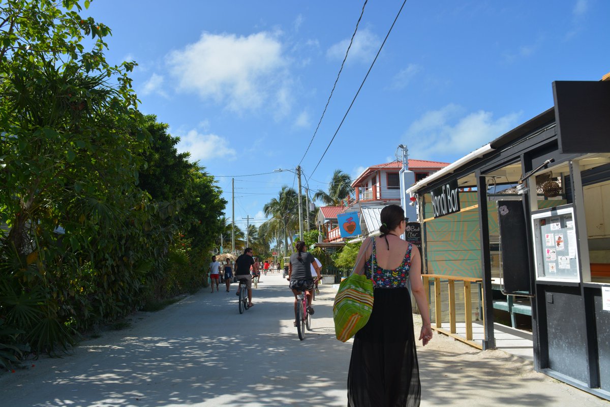 DestinationBze's tweet photo. Typical Sunday on #cayecaulker #belize. Where's your favorite weekend spot in Belize? #destinationbelize https://t.co/asxkesxlVn
