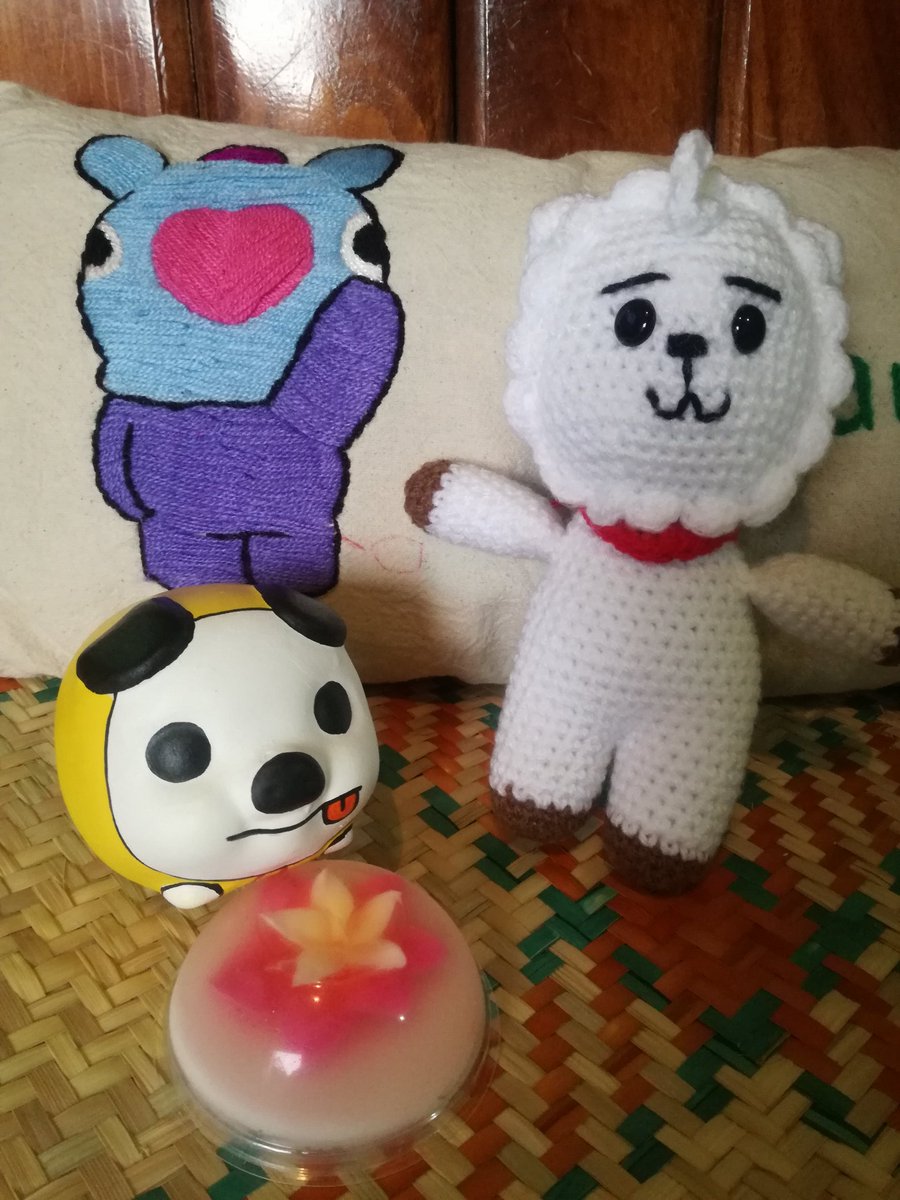 Quesitoquesito2's tweet photo. Mang cojin,mochi puerquito y RJ estΓ‘n celebrando el aniversario #BTS8thAnniversary de @BTS_twt
@MextanB #SelcaMextan https://t.co/17XoMXkF3B