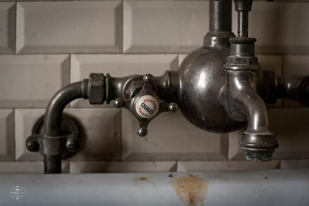 urbex13's tweet photo. Château du Dr Strange https://t.co/8Xm0NreGpE
