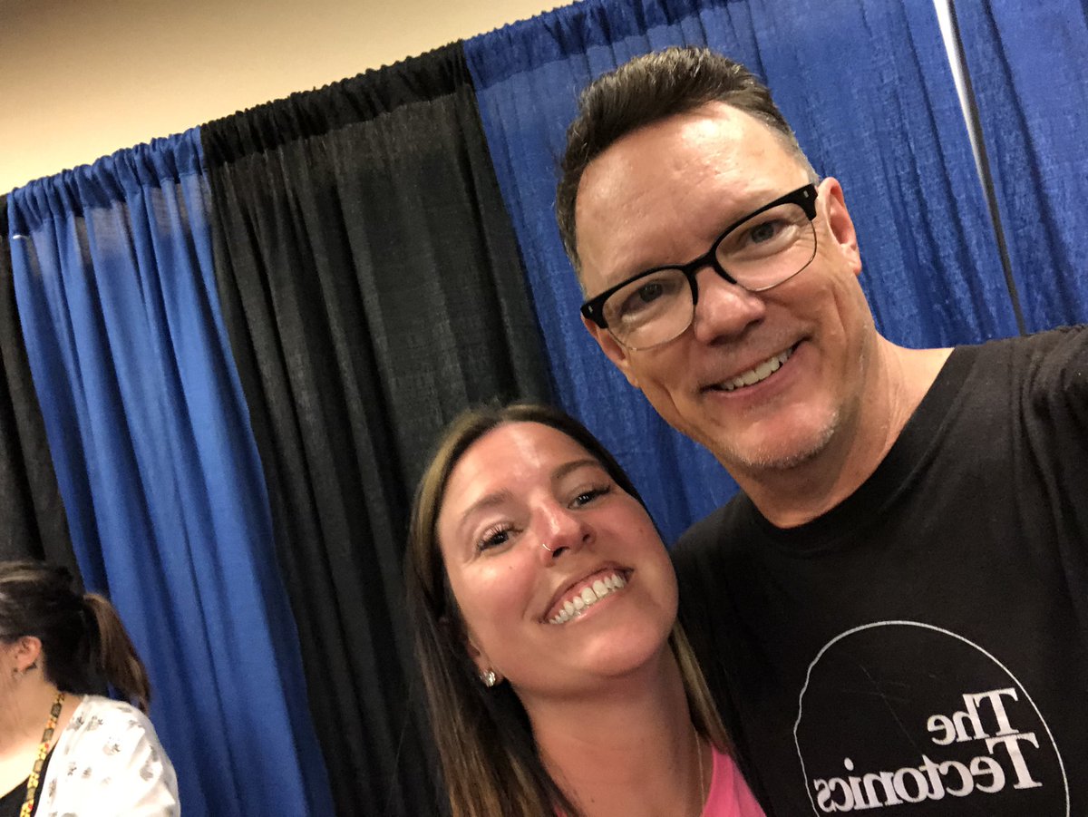 ktd71589's tweet photo. I met @MatthewLillard today at #SteelCityCon and when I say he is the NICEST and most genuine human I mean it! Thank you so much for being such an amazing actor and kind person https://t.co/0qb09nRp6A
