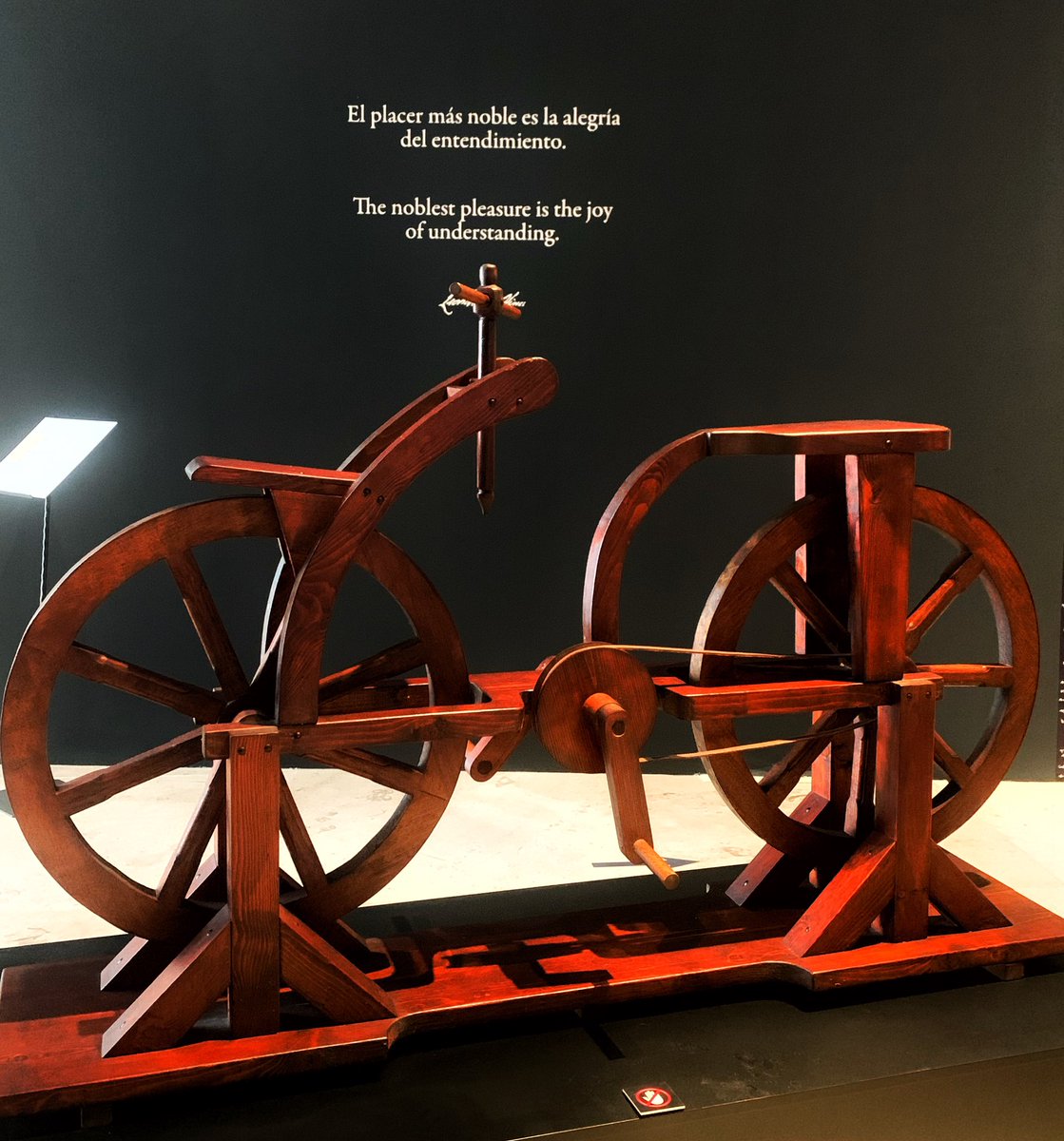 ¿Sabias que existe el rumor de que Leonardo Da Vinci fue el primero en hacer un boceto sobre la #Bicicleta?

Esto y más puedes encontrar en la exposición temporal de Leonardo en el Museo Internacional Barroco.