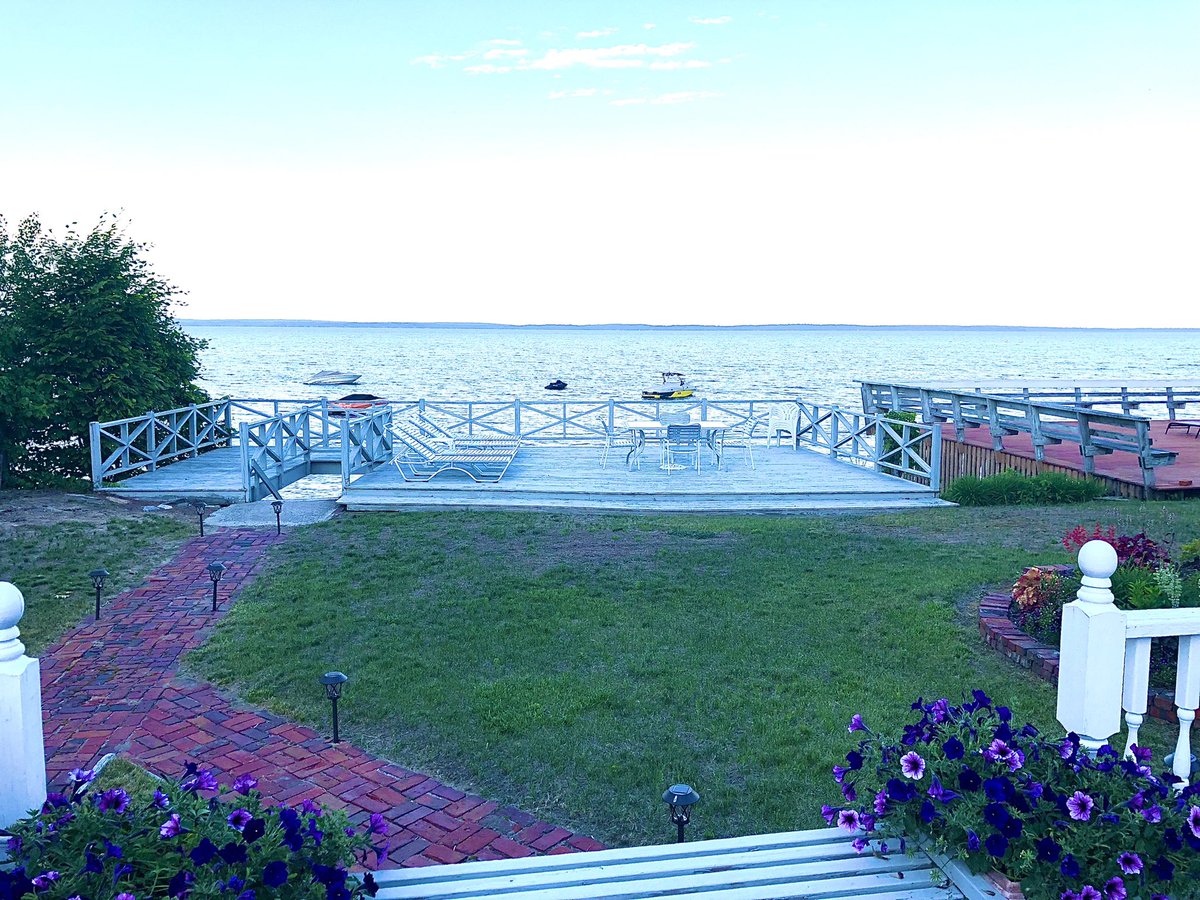 krispaugh's tweet photo. Made it to #SebagoLake perfect evening lakeside #nostalgiachat https://t.co/VyHqYVQOyL