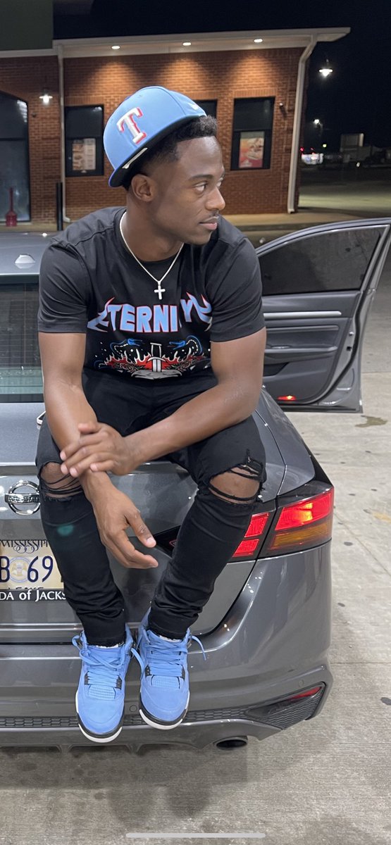 _elijah3's tweet photo. All she say is boy you so selfish🤷🏾♂️I told her baby ima gangsta i cant help it!💯💚
#FreeDemMembers👆🏾💚
#LLReggie💙#LLD5🖐🏾 https://t.co/LnGWRdkn2I