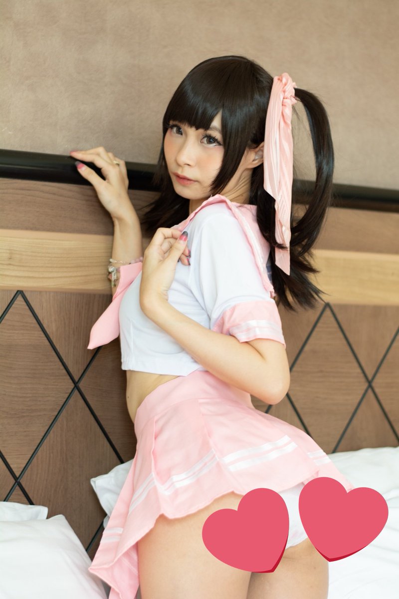 RinaCosplay's tweet photo. 🙃🙂 #studentSuit #Cosplayer #CosplayerTH #cosplayergirl https://t.co/TIoeGOcaX5