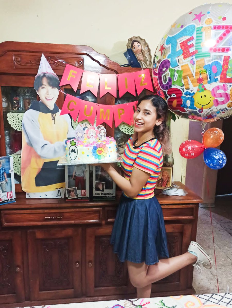 rosechappan's tweet photo. Creo que ya soy ARMY so, here I go... #HobbiBiased #SelcaMextan
AhΓ medio recreada jaja
Happy birthday @BTS_twt π https://t.co/uJveRJxqaU