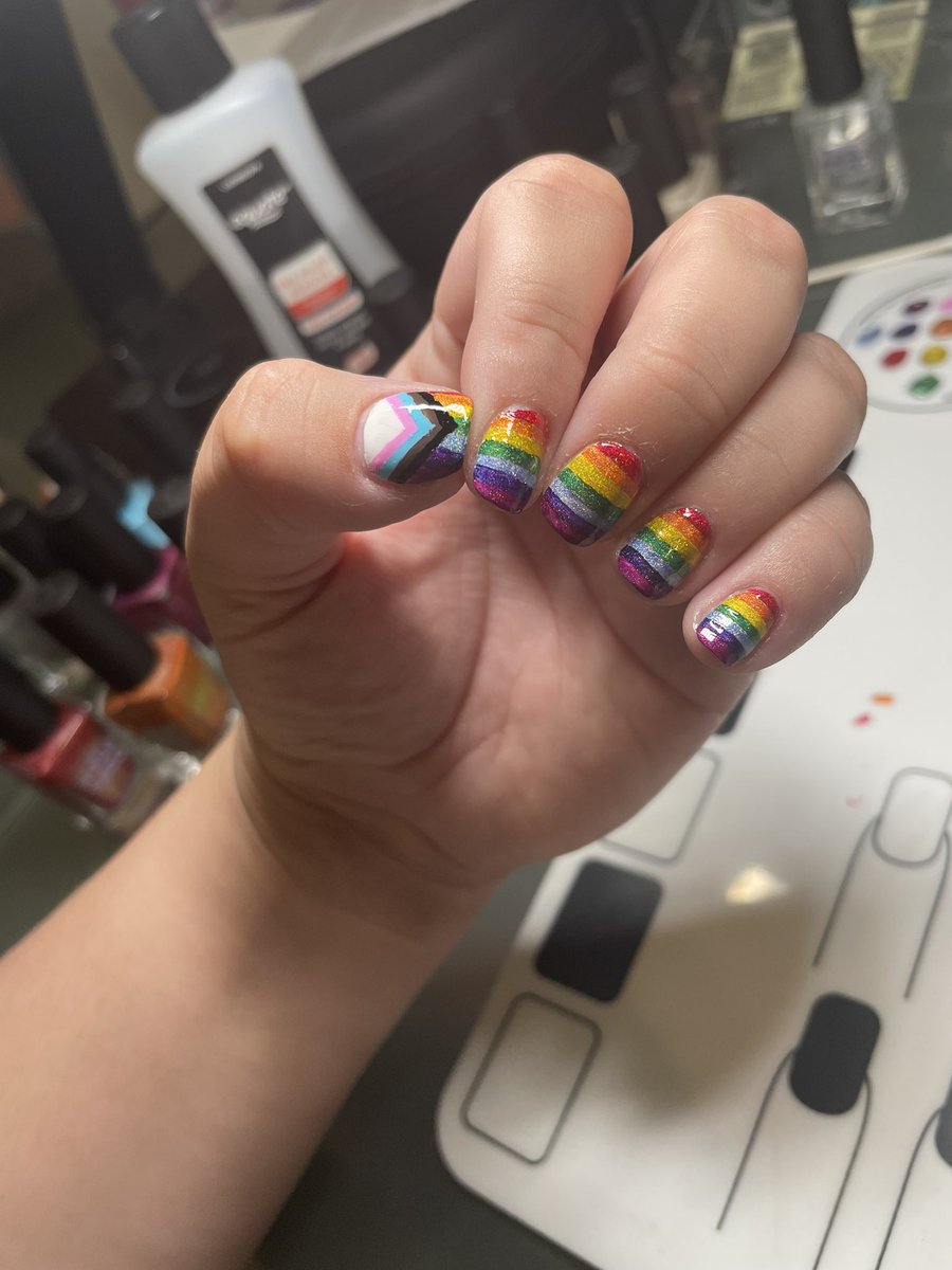 futuregreengirl's tweet photo. I had a wonderful time tonight watching the @nailogical stream!!! I realized too late that my blue freezie was out of commission so I had to use sparkling water in the rainbow 😁 #paintwithsimply #biandproud #TransRightsAreHumanRights https://t.co/6WWZrw63ec