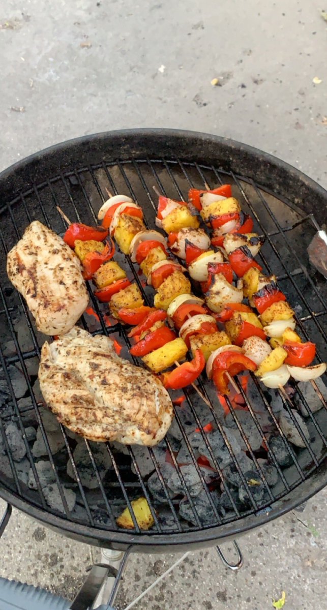 Sq6_KogleyBro's tweet photo. #grilling #warzonefuel #tacklinfuel #streamfuel #sq6 #squealnation #lyl_esports https://t.co/HsE5X2mYps