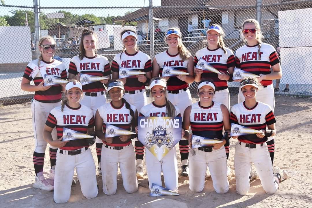 THSoftball tweet media
