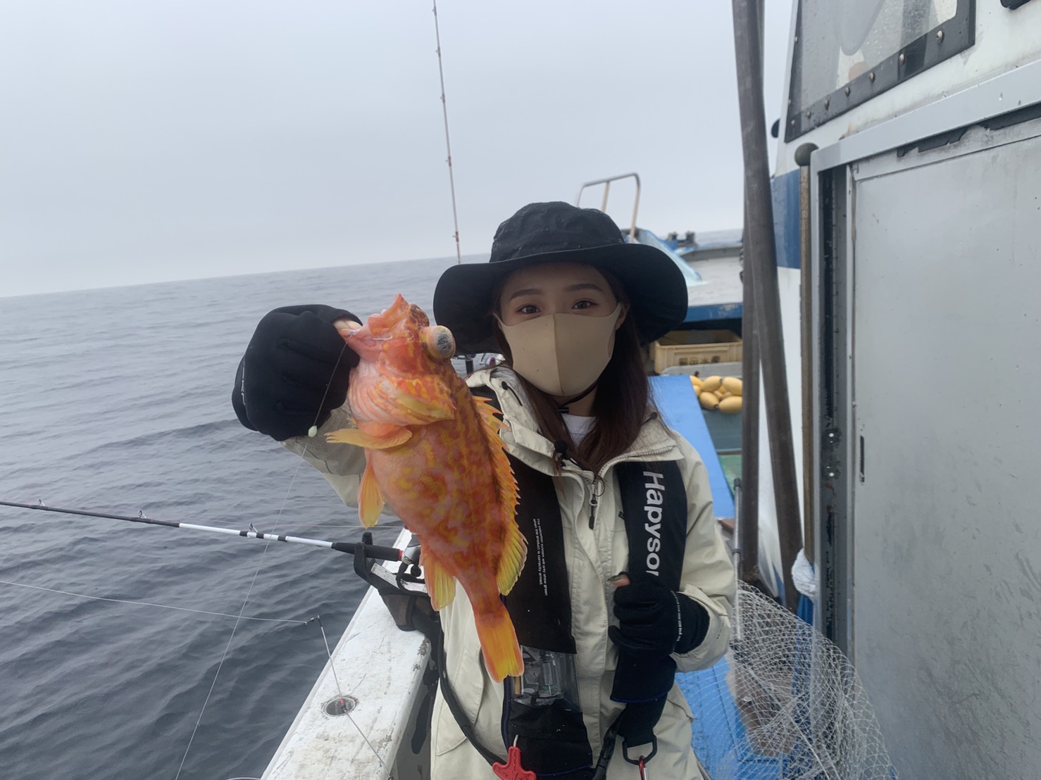 ガッ釣り関西 次回6 19放送の ガッ釣り関西 は 三重 鳥羽市 オニカサゴ釣りに挑戦 をお送りします 水深150mの中深海の船釣りでオニカサゴ釣りに挑戦するのは ハピソンガールの伊賀愛優菜さんと山下うらんさんと川田一輝 ハピソンガールたちは幸先