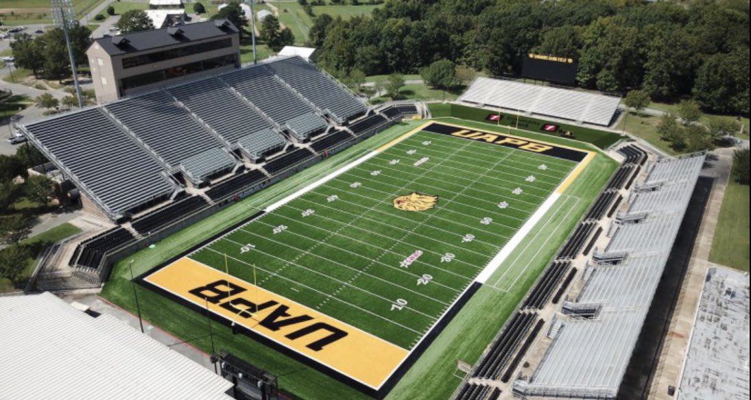 d1IngramV's tweet photo. After a great camp at vanderbilt and a awesome conversation with @Coach_JonesUAPB, I have been blessed to receive my first HBCU offer from The University of Arkansas at Pine Bluff 🦁⚫️🟡@CoachRocBatten @NatlPlaymkrsAca @NPA_Tennessee @CSmithScout https://t.co/tBU6b1YlZW