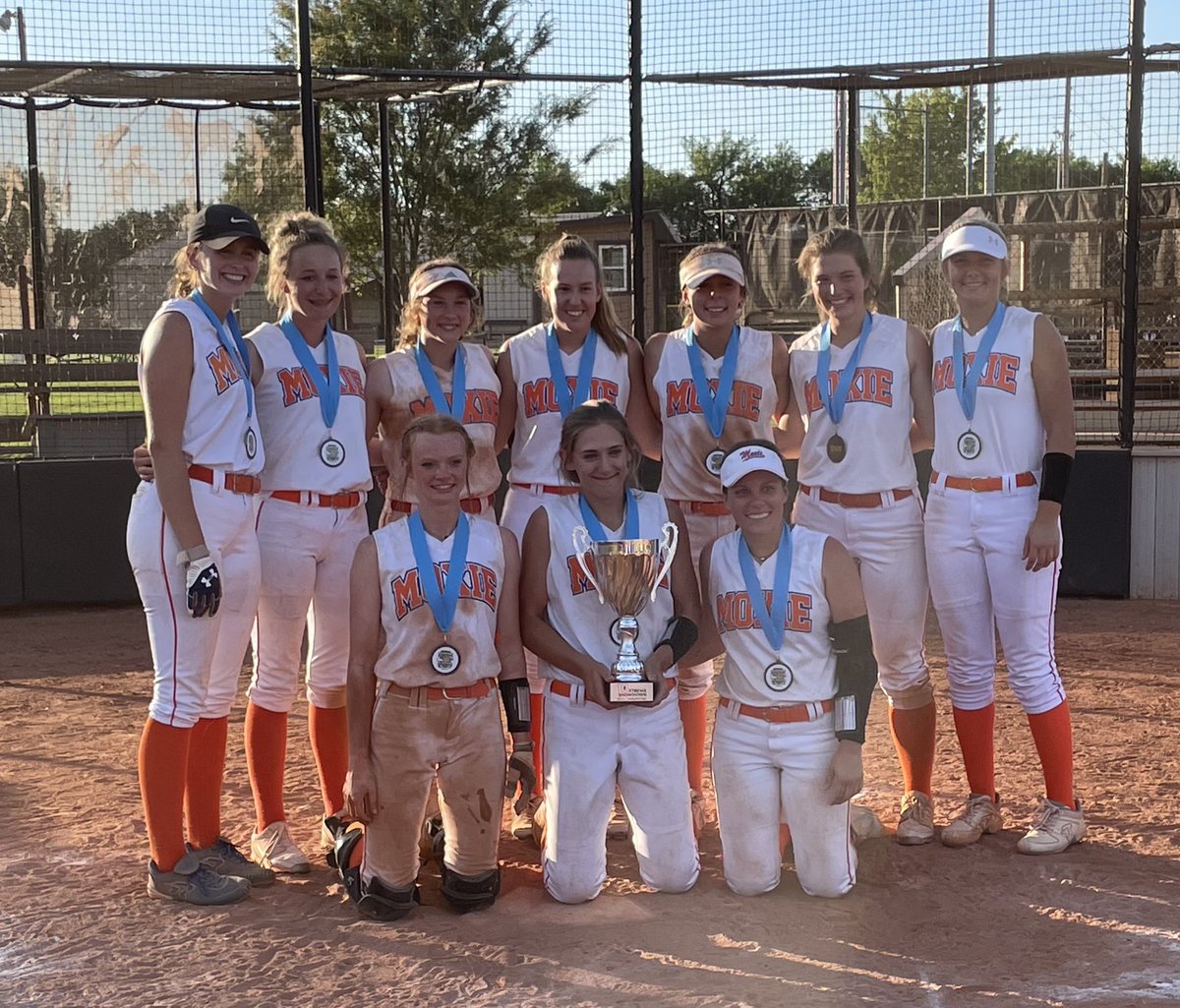 MoxieSoftball tweet media