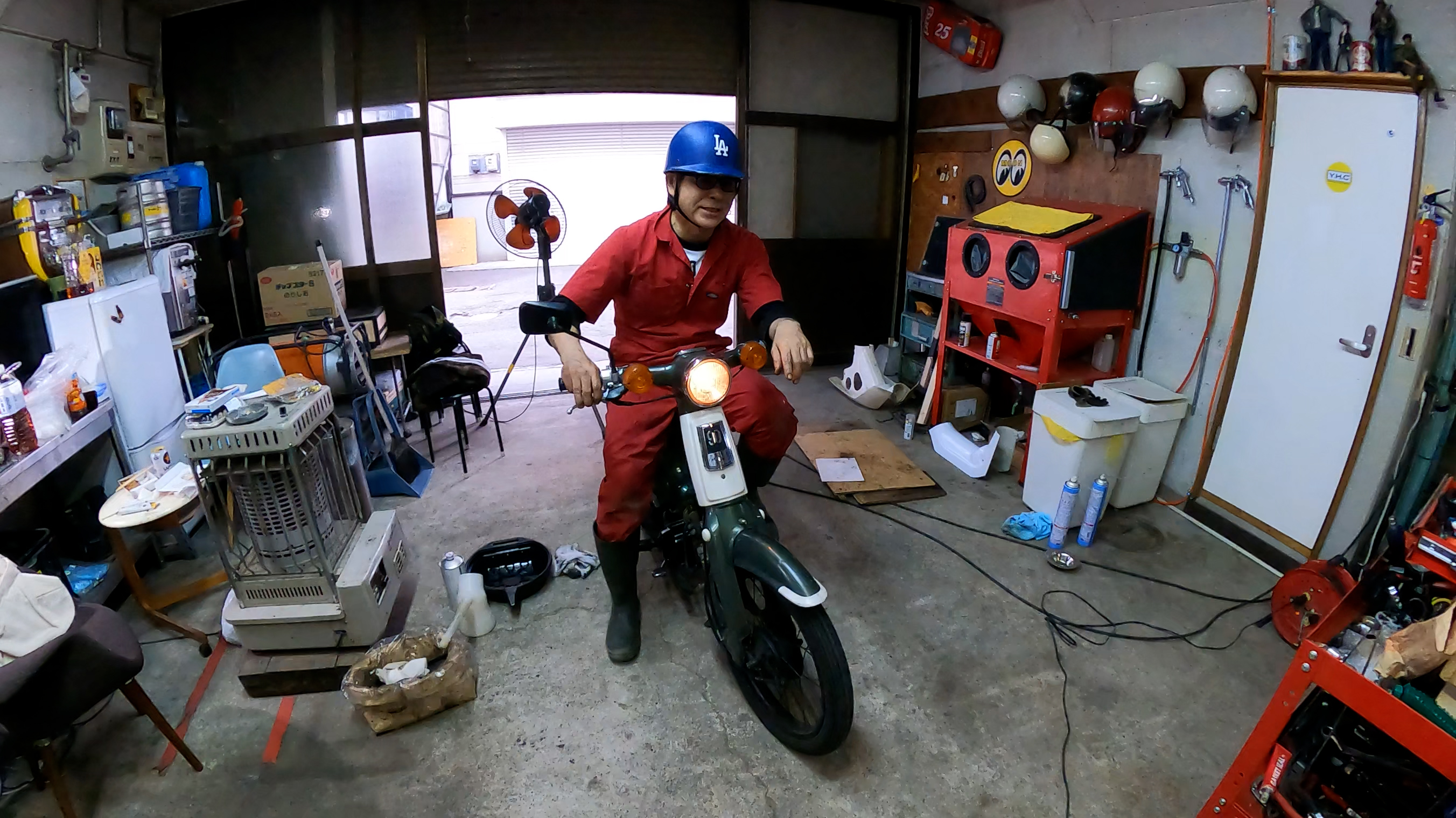 山鼻ホビーセンター カタナ400 素敵ですよね さて 今週6 19のホビセンは 佐々木たくおスーパーカブ90をイジる です 土曜朝10時upです お楽しみに T Co 7zxchrcsrc ホビセン 佐々木たくお 黒岩たかやす Katana400 バイクレストア